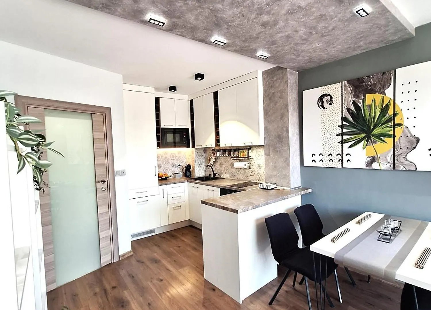 Cloud 6 -Top Center,360° View,Free Private Parking Plovdiv Apartment